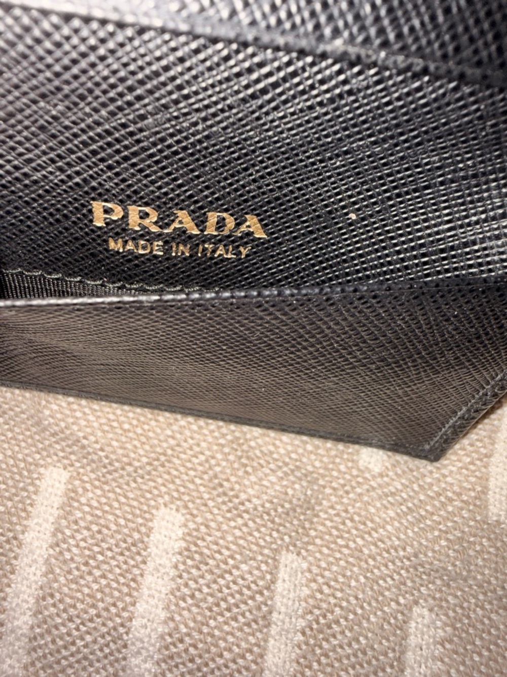 Prada Saffiano Key Case B Rank - Picture 6 of 6